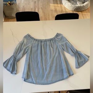 Women’s beautiful blouse like new.